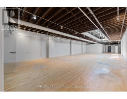 302 - 170 BEDFORD ROAD, Toronto, Ontario
