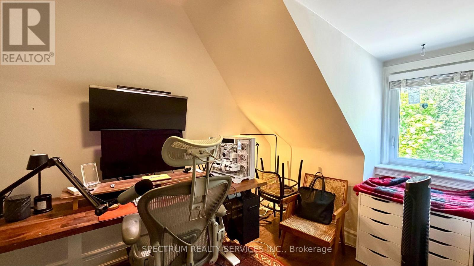 2 - 92 Caroline Avenue, Toronto, Ontario  M4M 2X7 - Photo 12 - E13568522