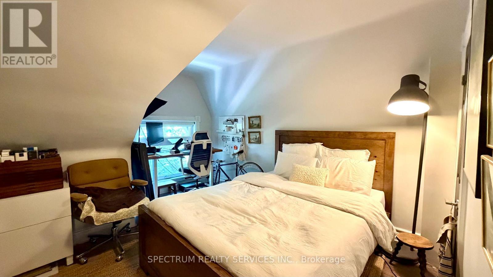 2 - 92 Caroline Avenue, Toronto, Ontario  M4M 2X7 - Photo 13 - E13568522