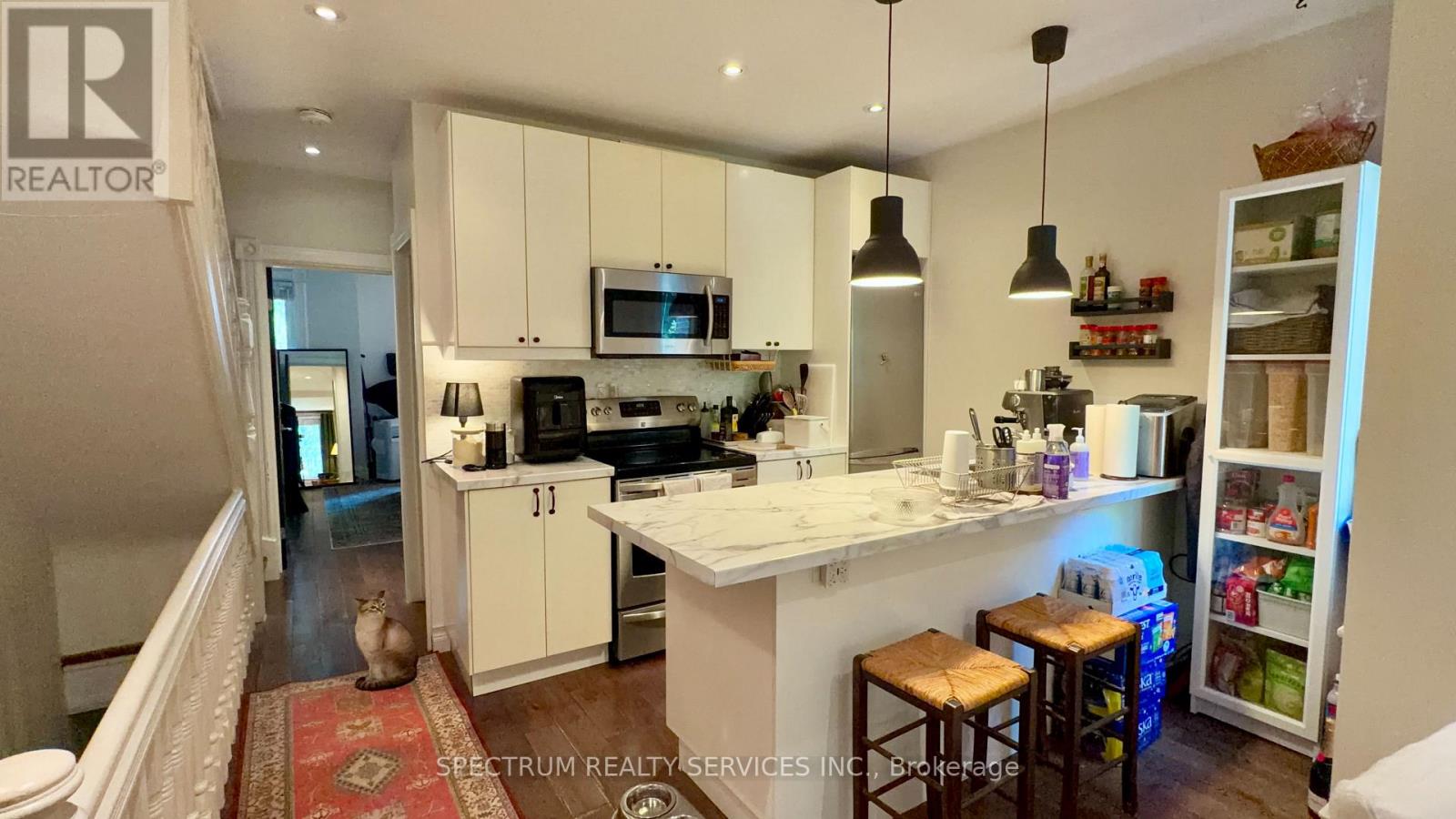 2 - 92 Caroline Avenue, Toronto, Ontario  M4M 2X7 - Photo 4 - E13568522