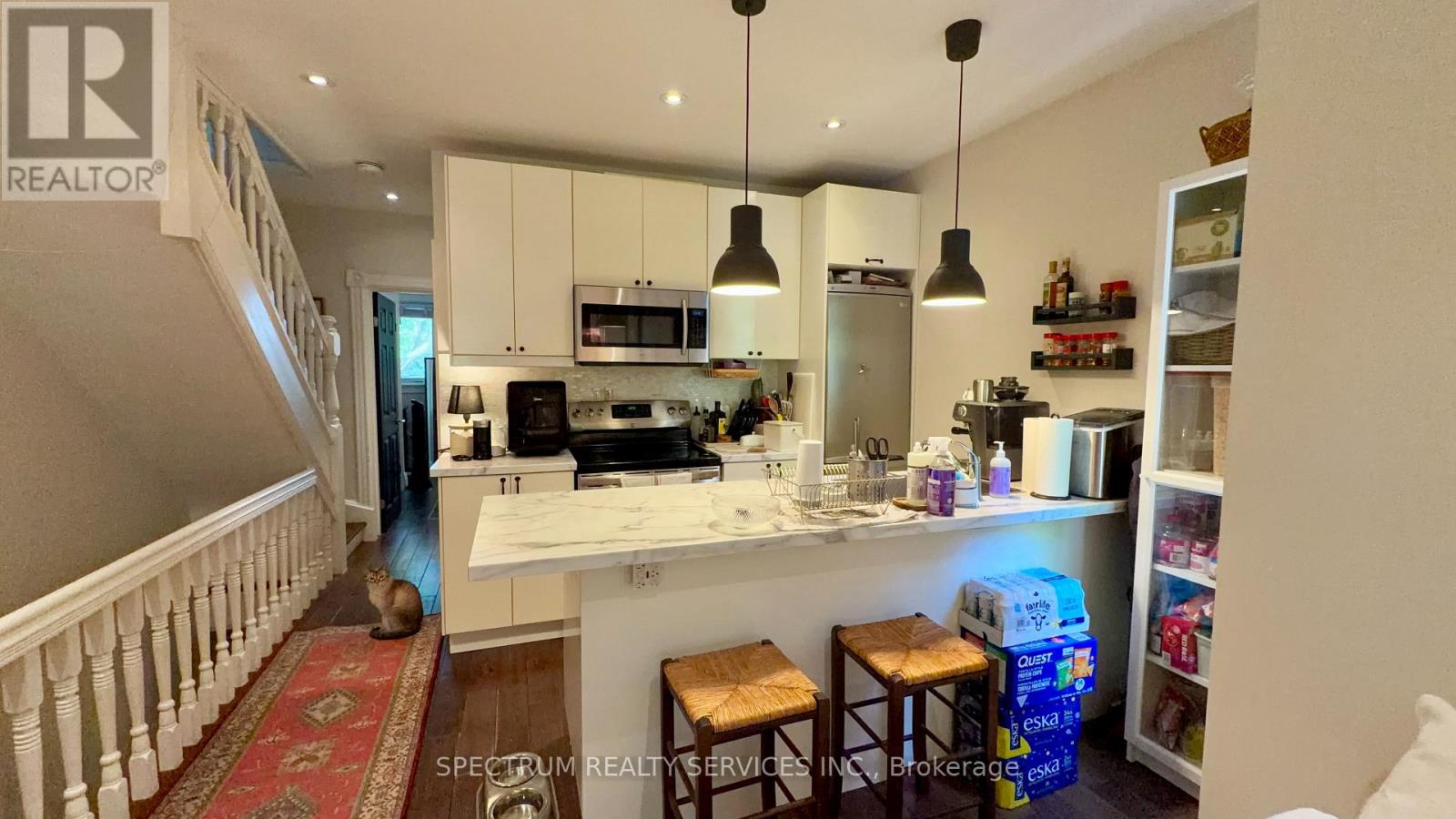 2 - 92 Caroline Avenue, Toronto, Ontario  M4M 2X7 - Photo 5 - E13568522