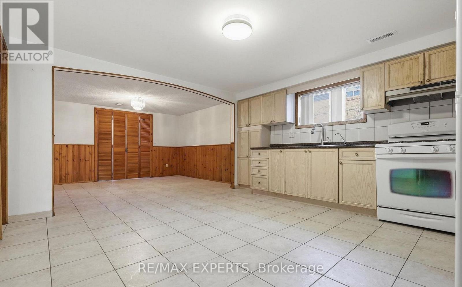 Bsmt - 228 Andrew Park, Vaughan, Ontario  L4L 1G2 - Photo 5 - N13568484