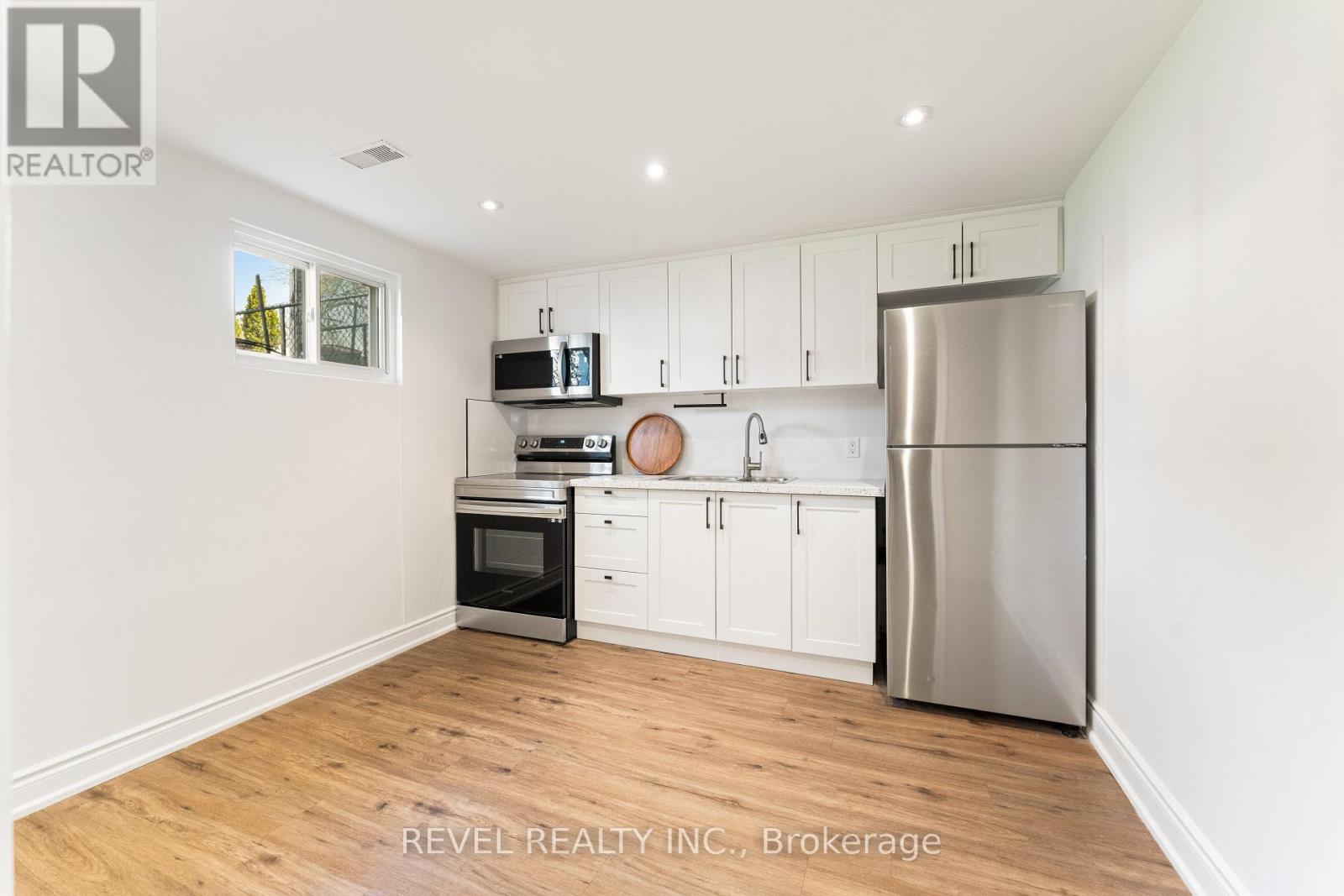 Lower - 291 Thrace Avenue, Mississauga, Ontario  L5B 2B2 - Photo 7 - W13568366