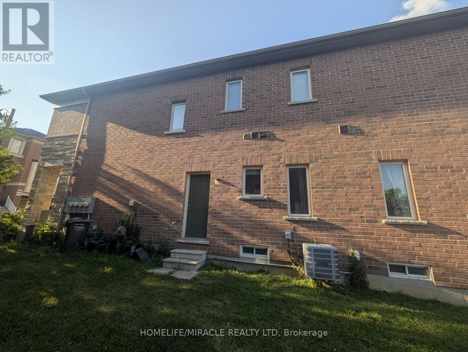 82 Aspen Hills Road, Brampton, Ontario  L6Y 0H8 - Photo 11 - W13568464