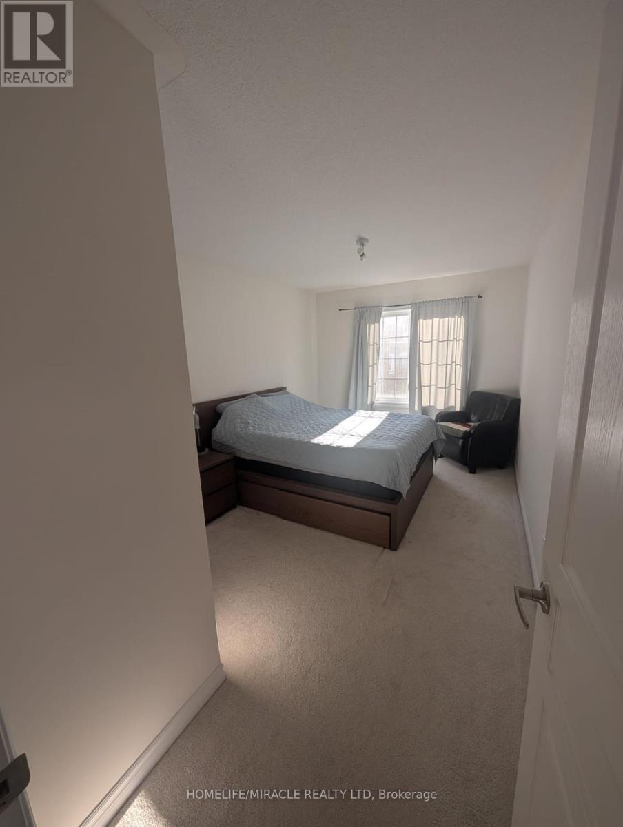 82 Aspen Hills Road, Brampton, Ontario  L6Y 0H8 - Photo 8 - W13568464