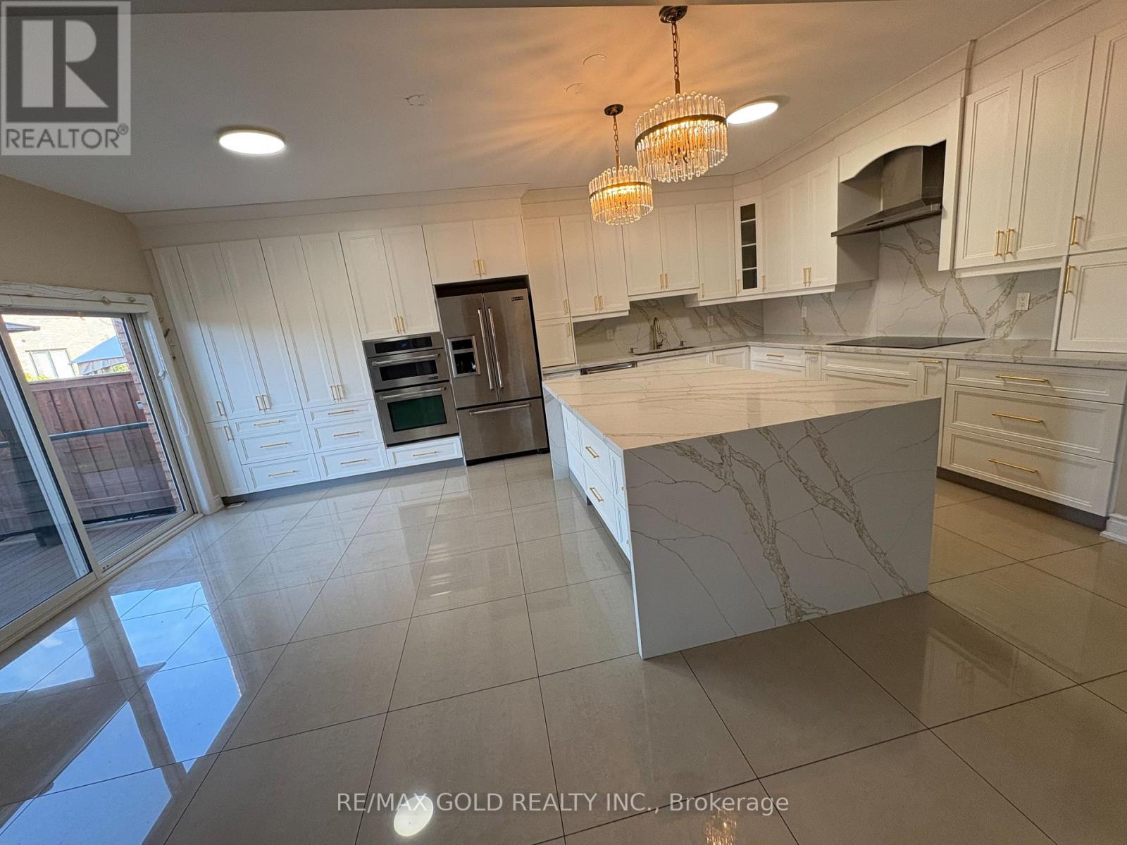 16 Valleyway Drive, Brampton, Ontario L6X 5G3 - Photo 11 - W13568528