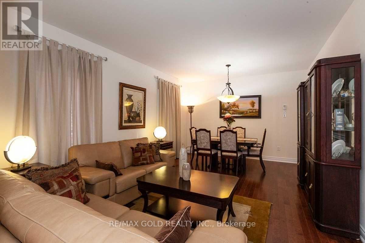 16 Valleyway Drive, Brampton, Ontario L6X 5G3 - Photo 12 - W13568528