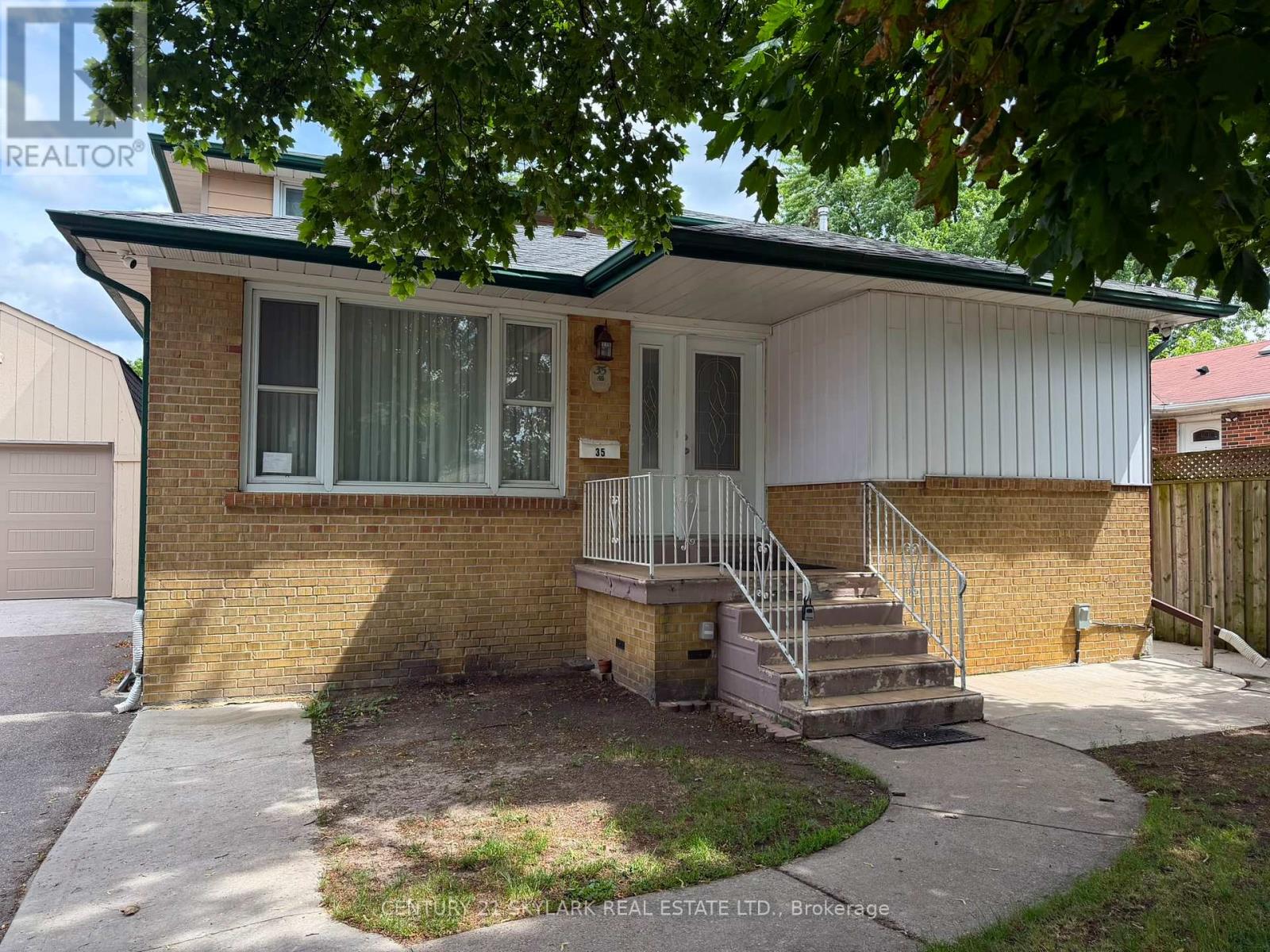 35 Cumberland Drive, Brampton, Ontario  L6V 1W5 - Photo 3 - W13568590