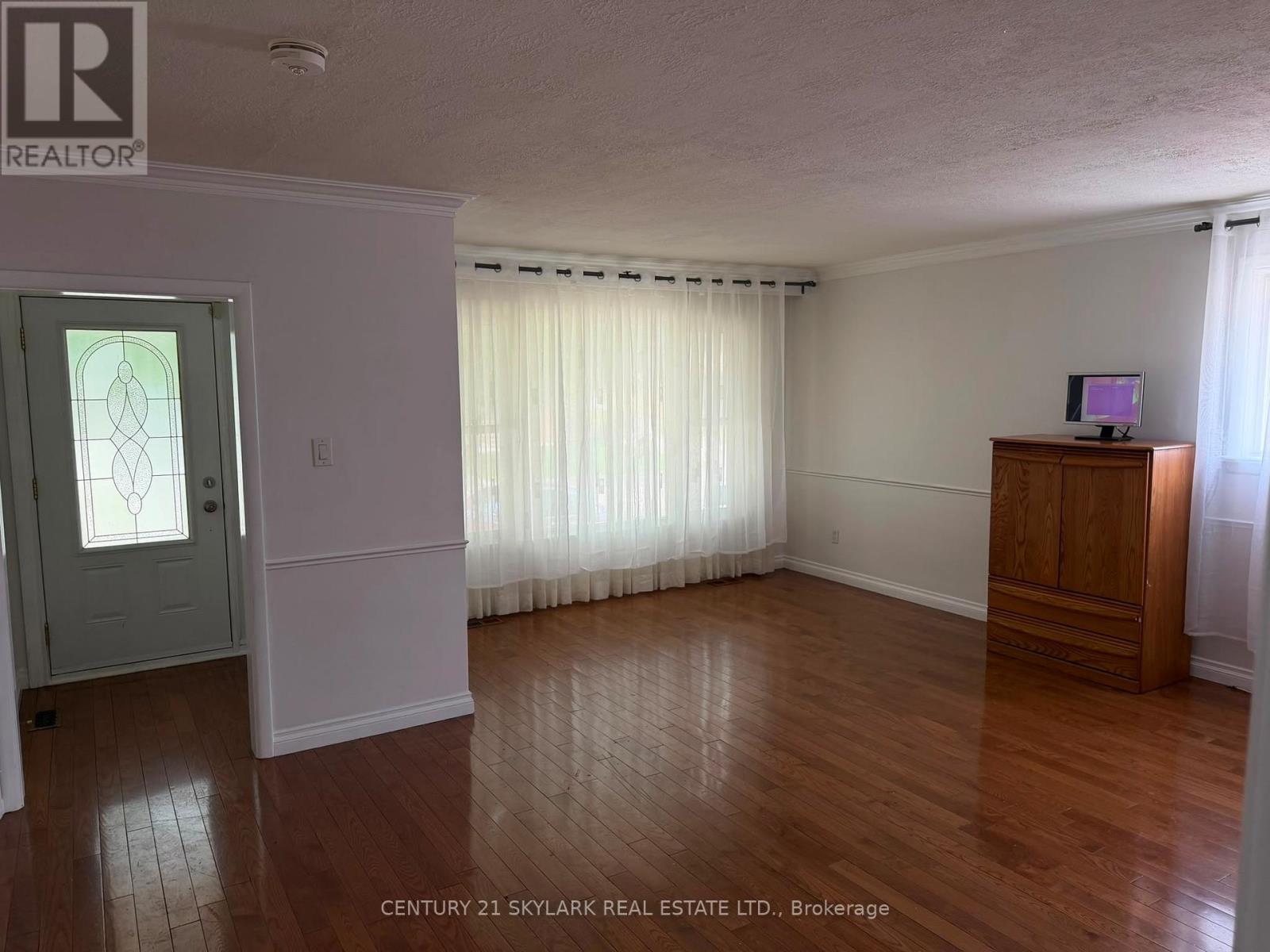 35 Cumberland Drive, Brampton, Ontario  L6V 1W5 - Photo 4 - W13568590