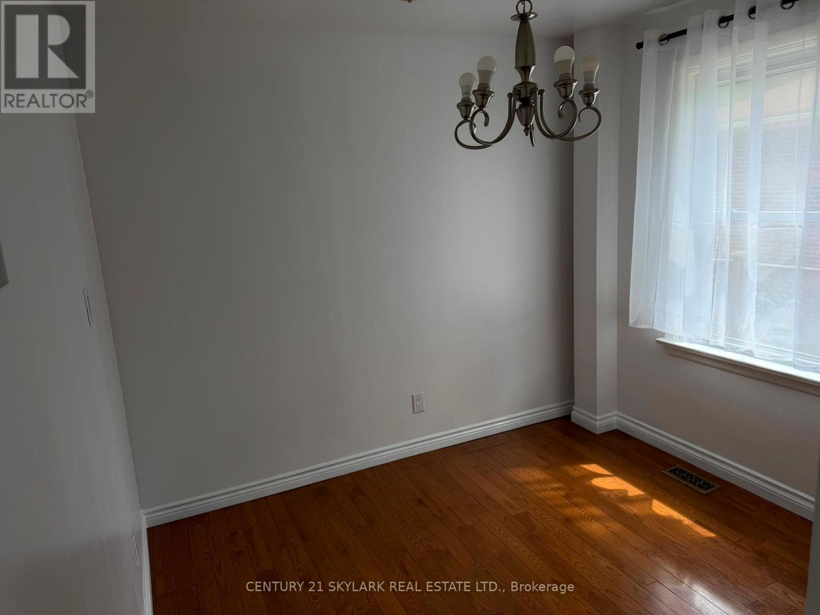 35 Cumberland Drive, Brampton, Ontario  L6V 1W5 - Photo 6 - W13568590