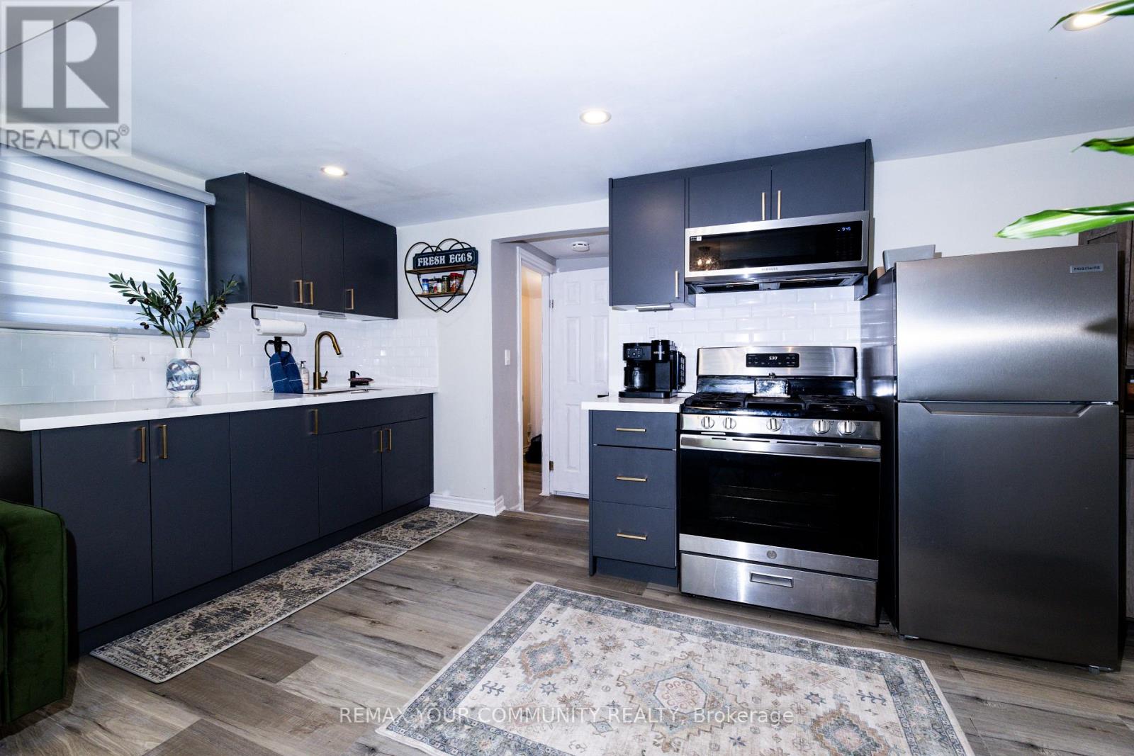 47 Mountain Street, Grimsby, Ontario  L3M 3K2 - Photo 3 - X13568432
