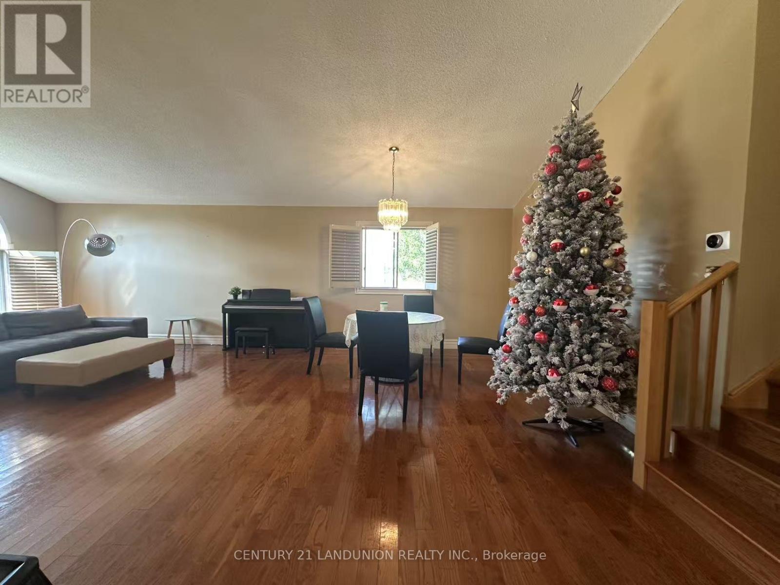 104 Hepburn Crescent, Hamilton, Ontario L9C 7S5 - Photo 4 - X13568512
