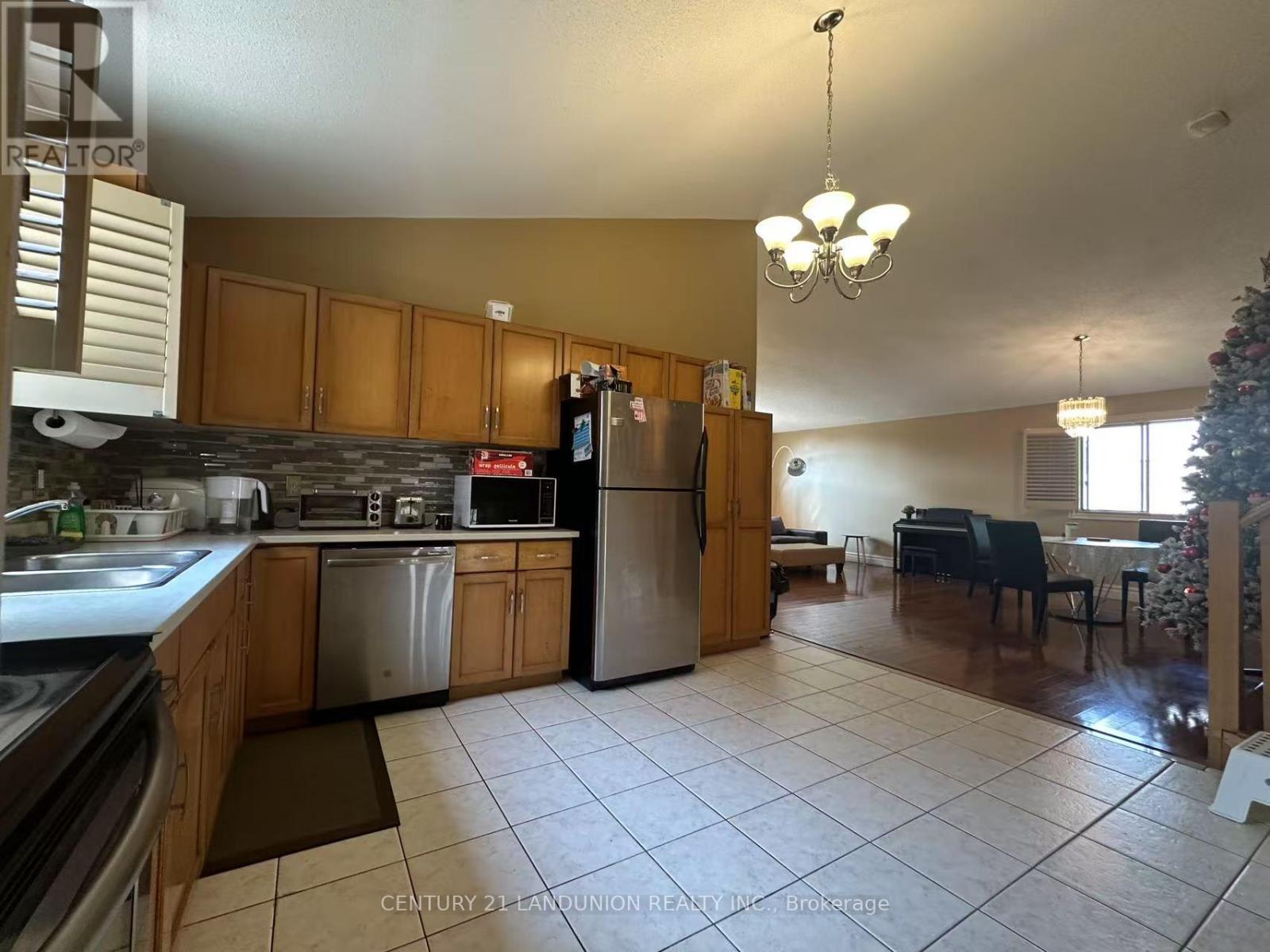 104 Hepburn Crescent, Hamilton, Ontario L9C 7S5 - Photo 6 - X13568512