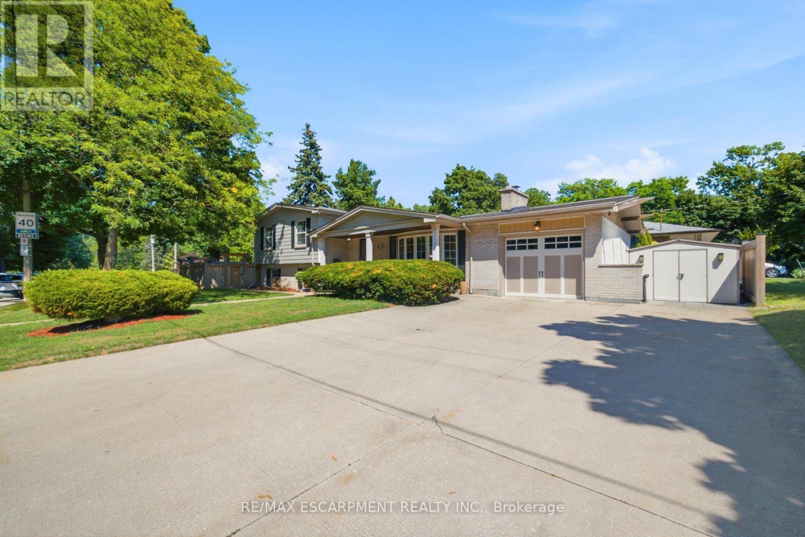 92 Auchmar Road, Hamilton, Ontario L9C 1C5 - Photo 2 - X13568556