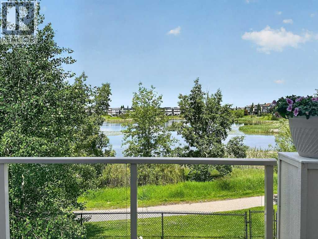 232 Copperpond Circle SE, Calgary, Alberta  T2Z 0R3 - Photo 2 - A2327549