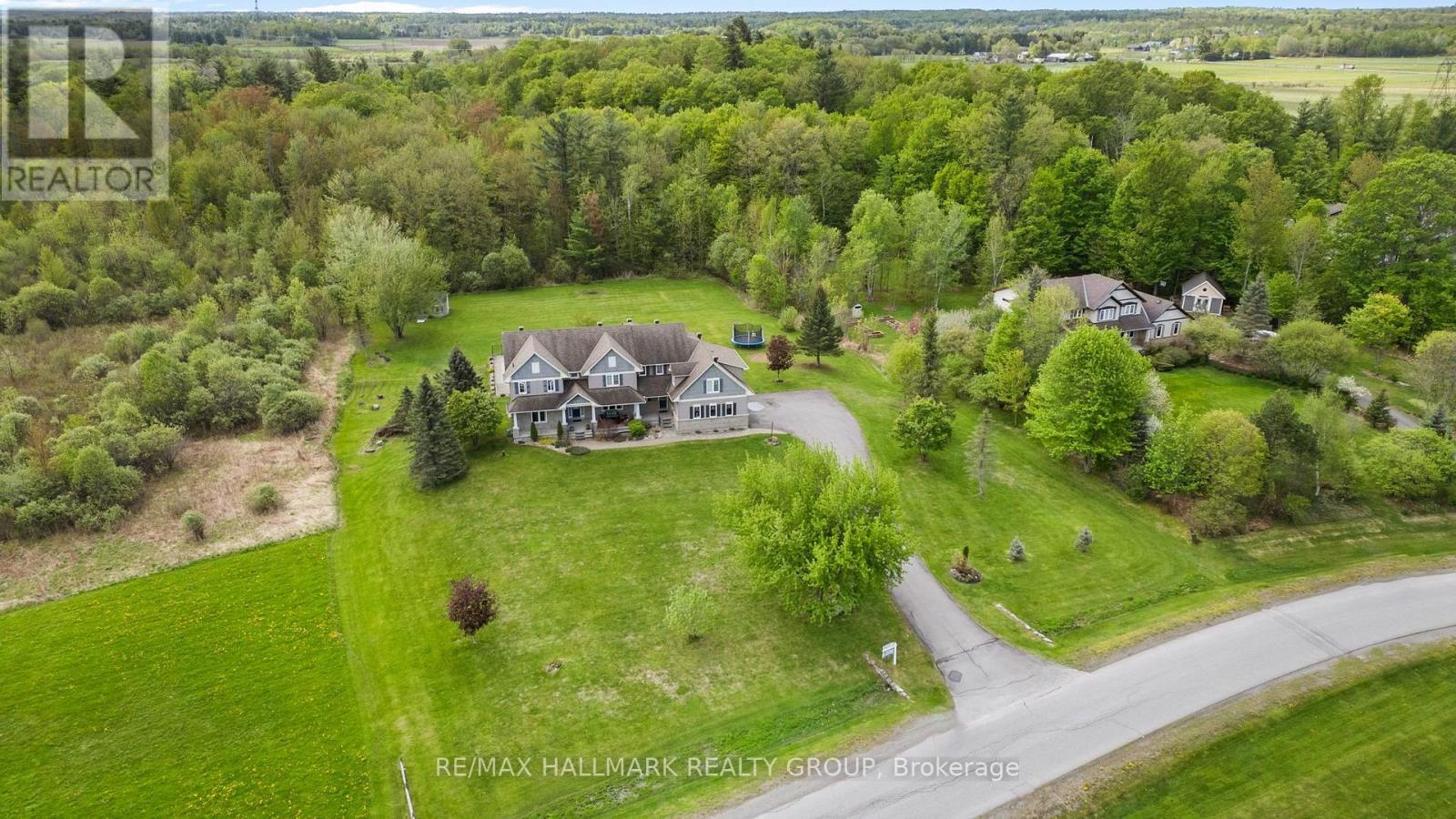 137 Goodman Drive, Ottawa, Ontario  K2W 1C7 - Photo 3 - X13567930