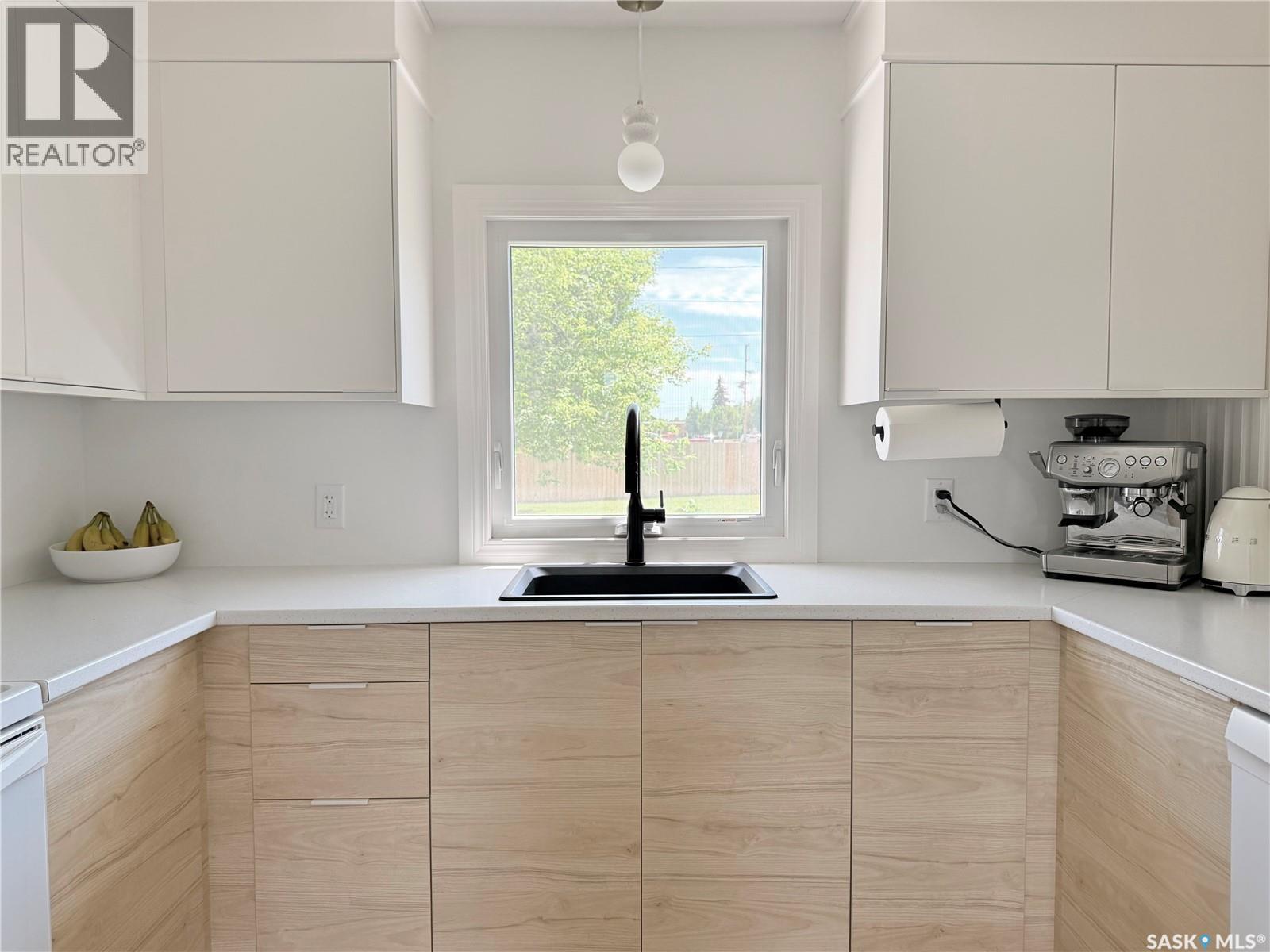 415 Park Avenue, Outlook, Saskatchewan  S0L 2N0 - Photo 10 - SK042677