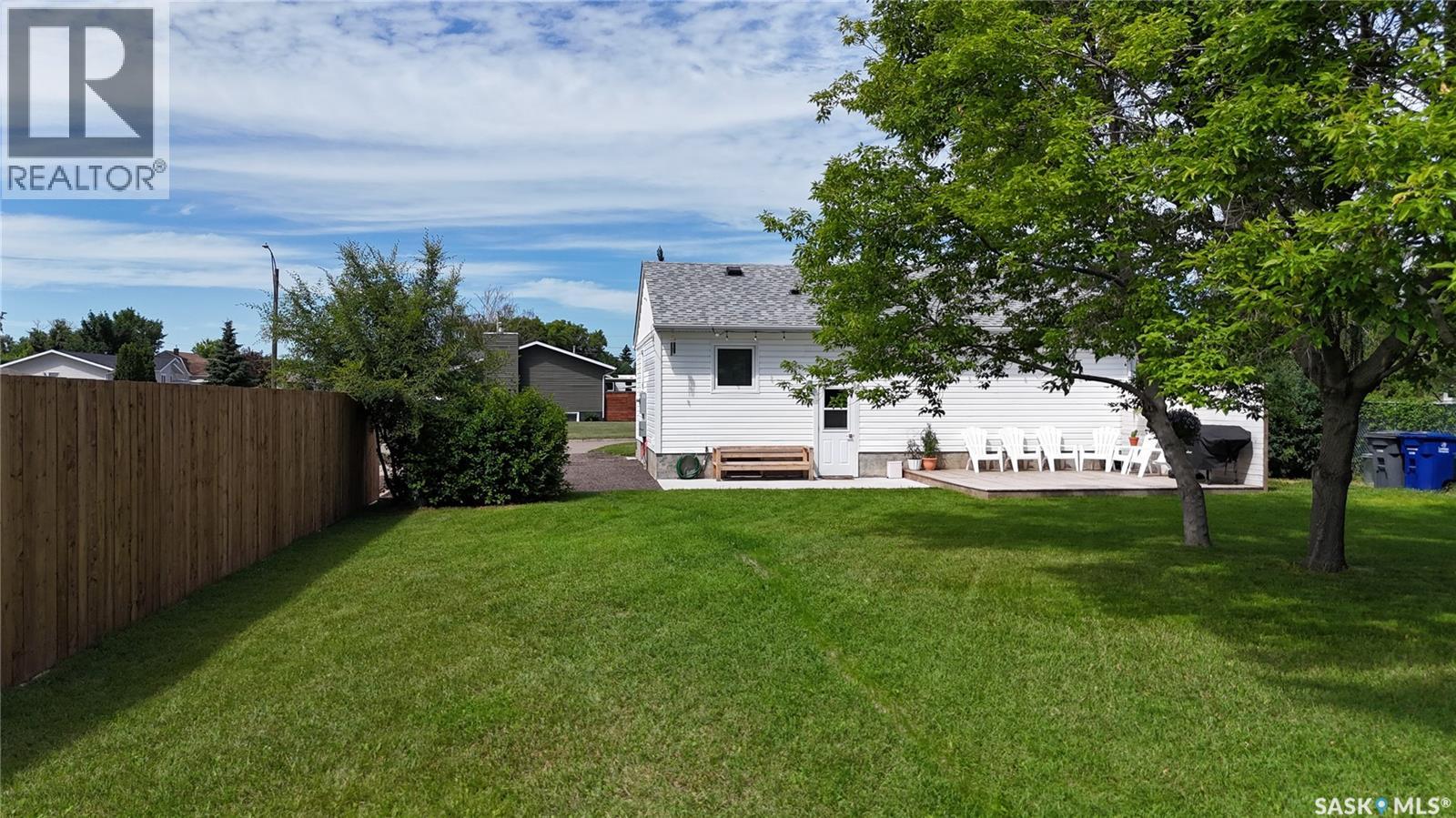 415 Park Avenue, Outlook, Saskatchewan  S0L 2N0 - Photo 34 - SK042677