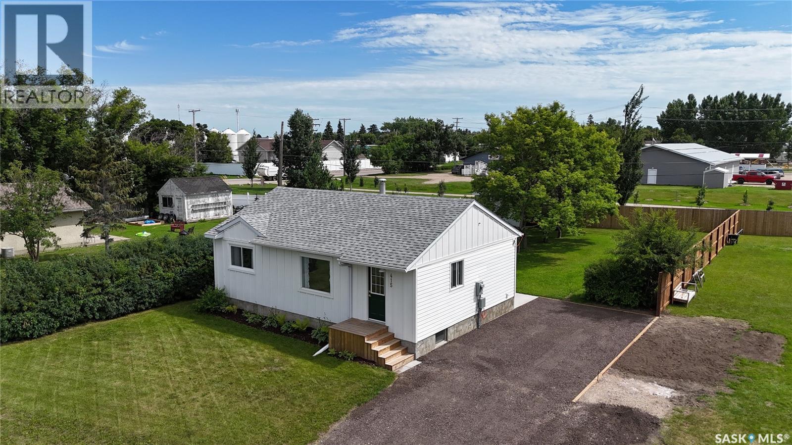 415 Park Avenue, Outlook, Saskatchewan  S0L 2N0 - Photo 37 - SK042677