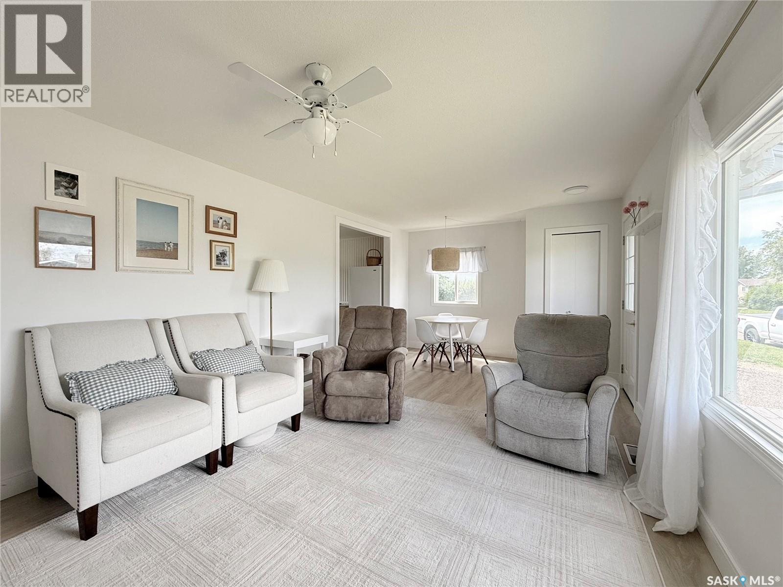 415 Park Avenue, Outlook, Saskatchewan  S0L 2N0 - Photo 4 - SK042677