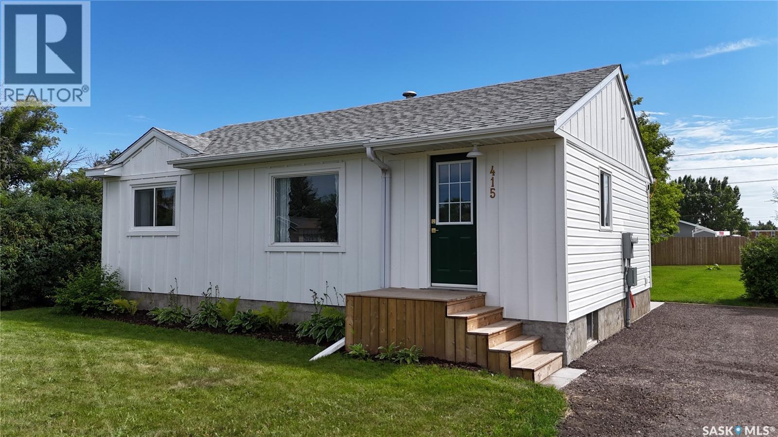 415 Park Avenue, Outlook, Saskatchewan  S0L 2N0 - Photo 44 - SK042677