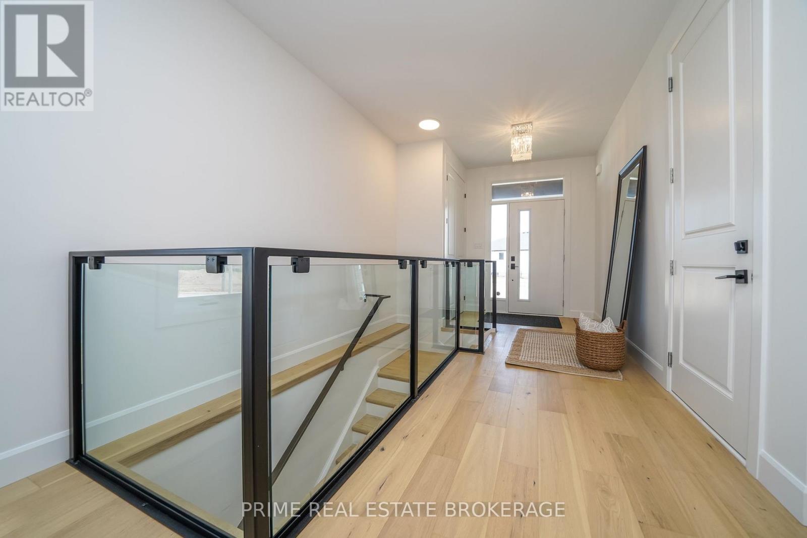 70 - 13 Coastal Crescent, Lambton Shores, Ontario  N0M 1T0 - Photo 3 - X13568680