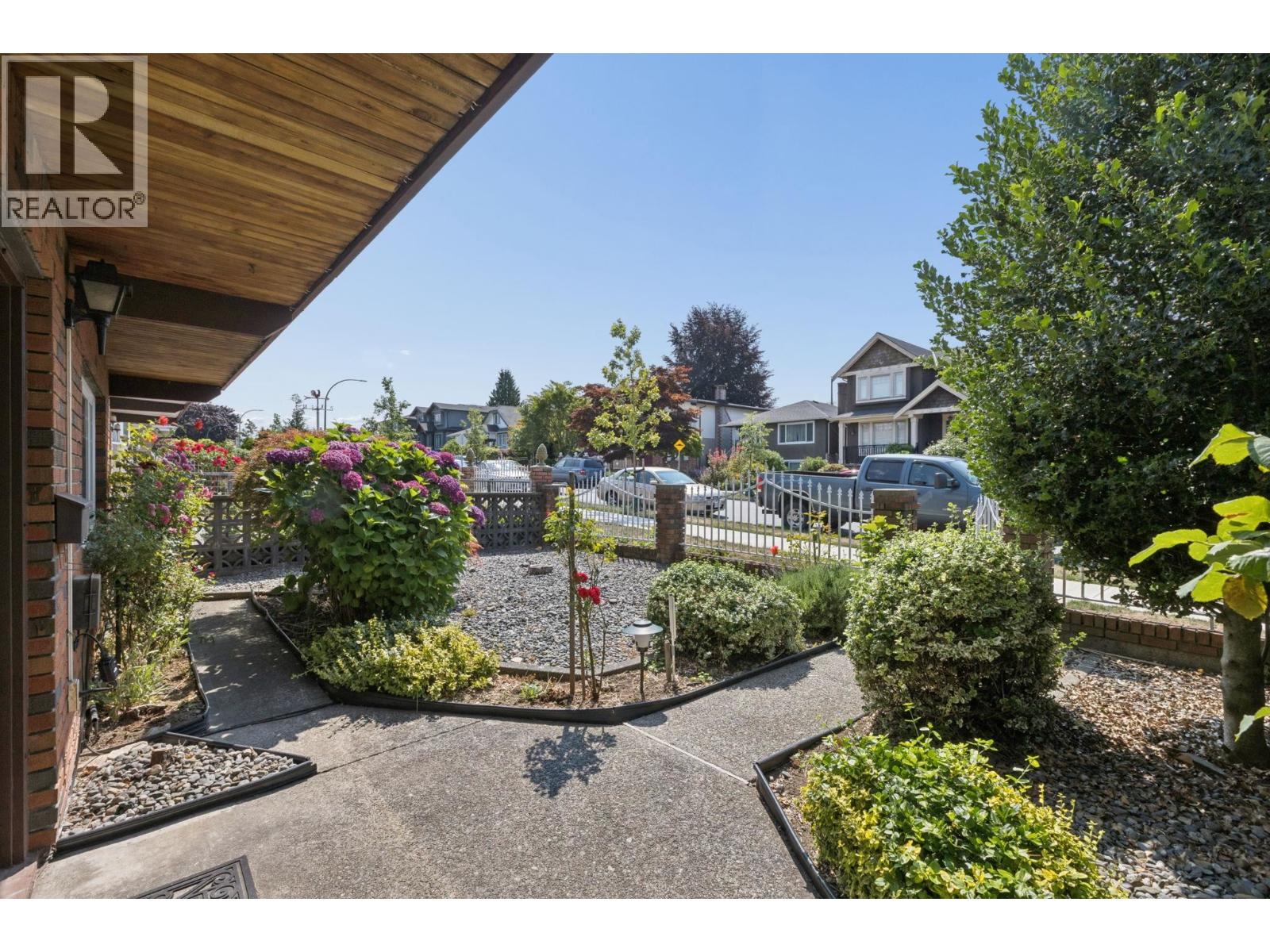 4729 Frances Street, Burnaby, British Columbia V5C 2S1 - Photo 4 - R3146652