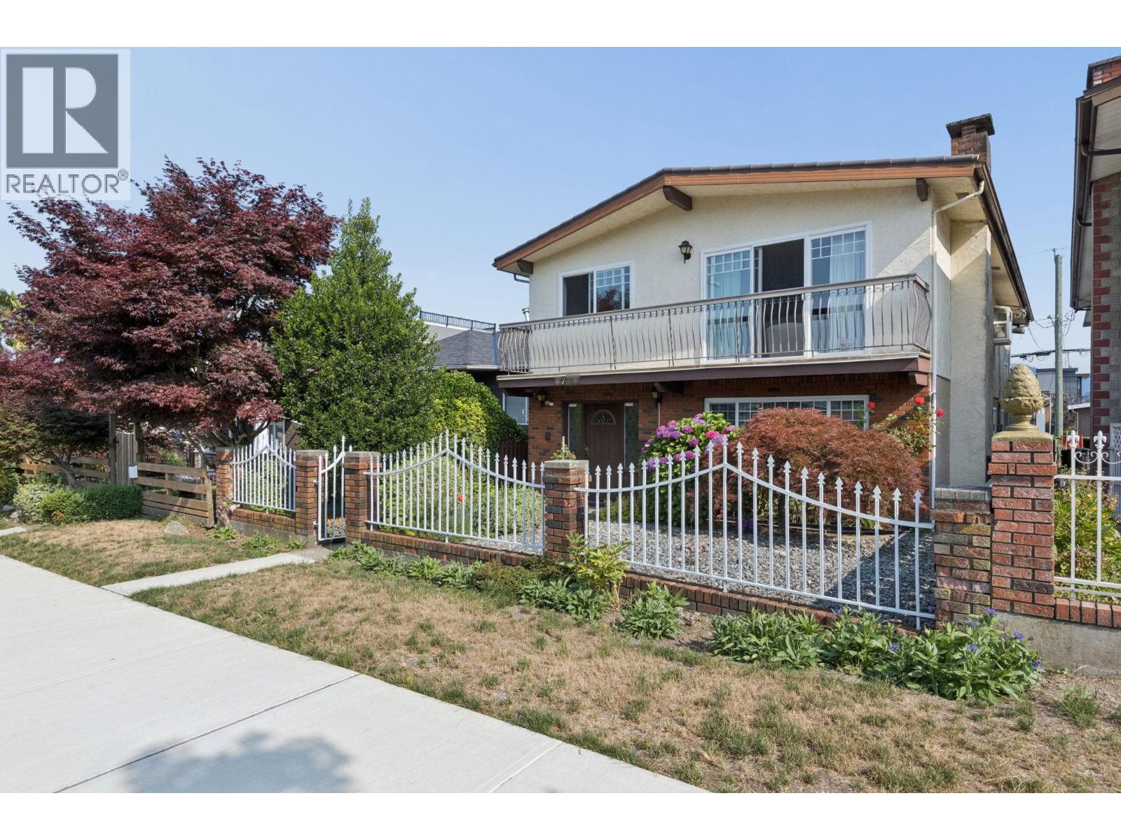 4729 Frances Street, Burnaby, British Columbia V5C 2S1 - Photo 2 - R3146652