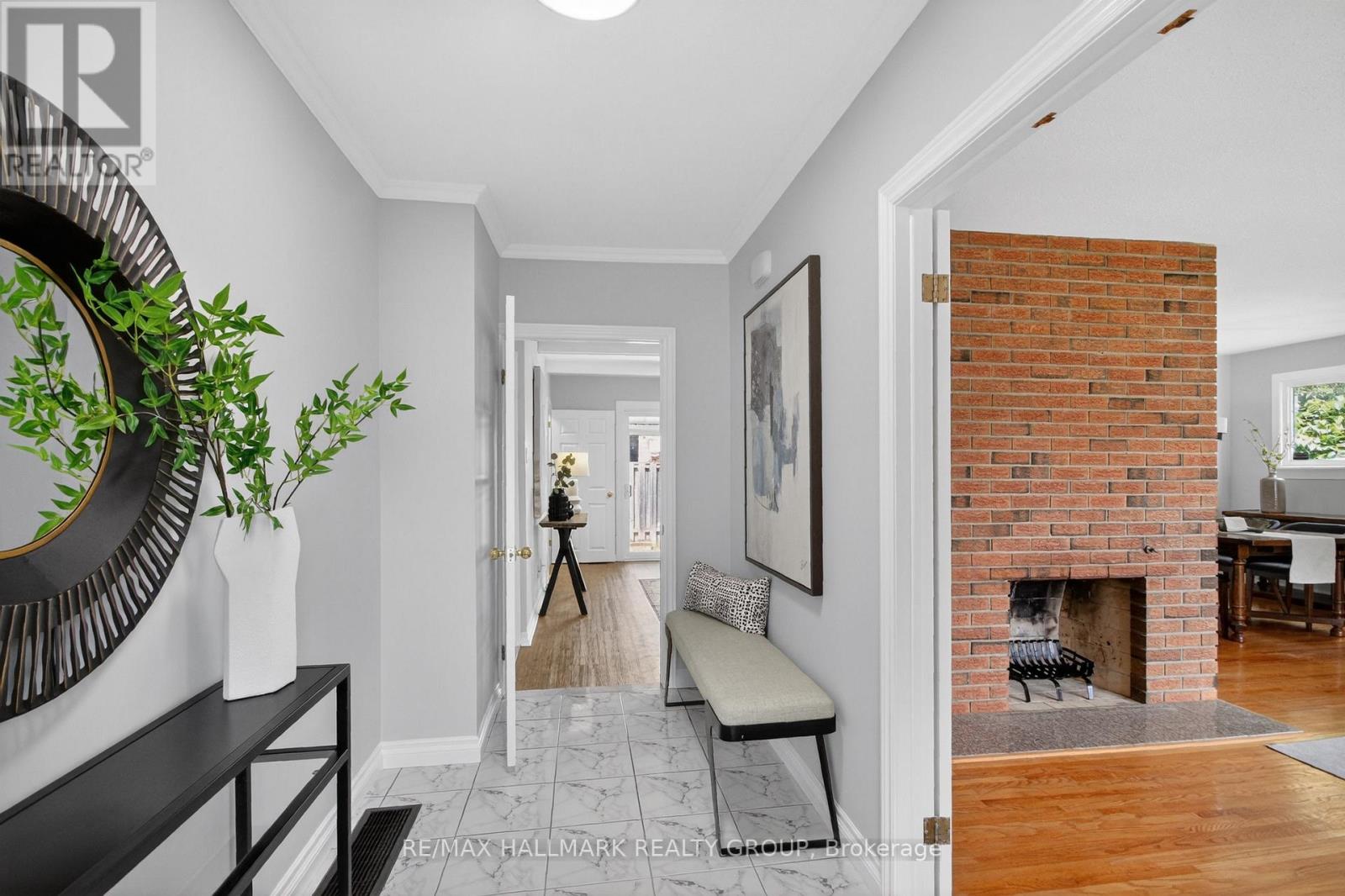 37 Parkwood Crescent, Ottawa, Ontario  K1B 3J5 - Photo 3 - X13568716