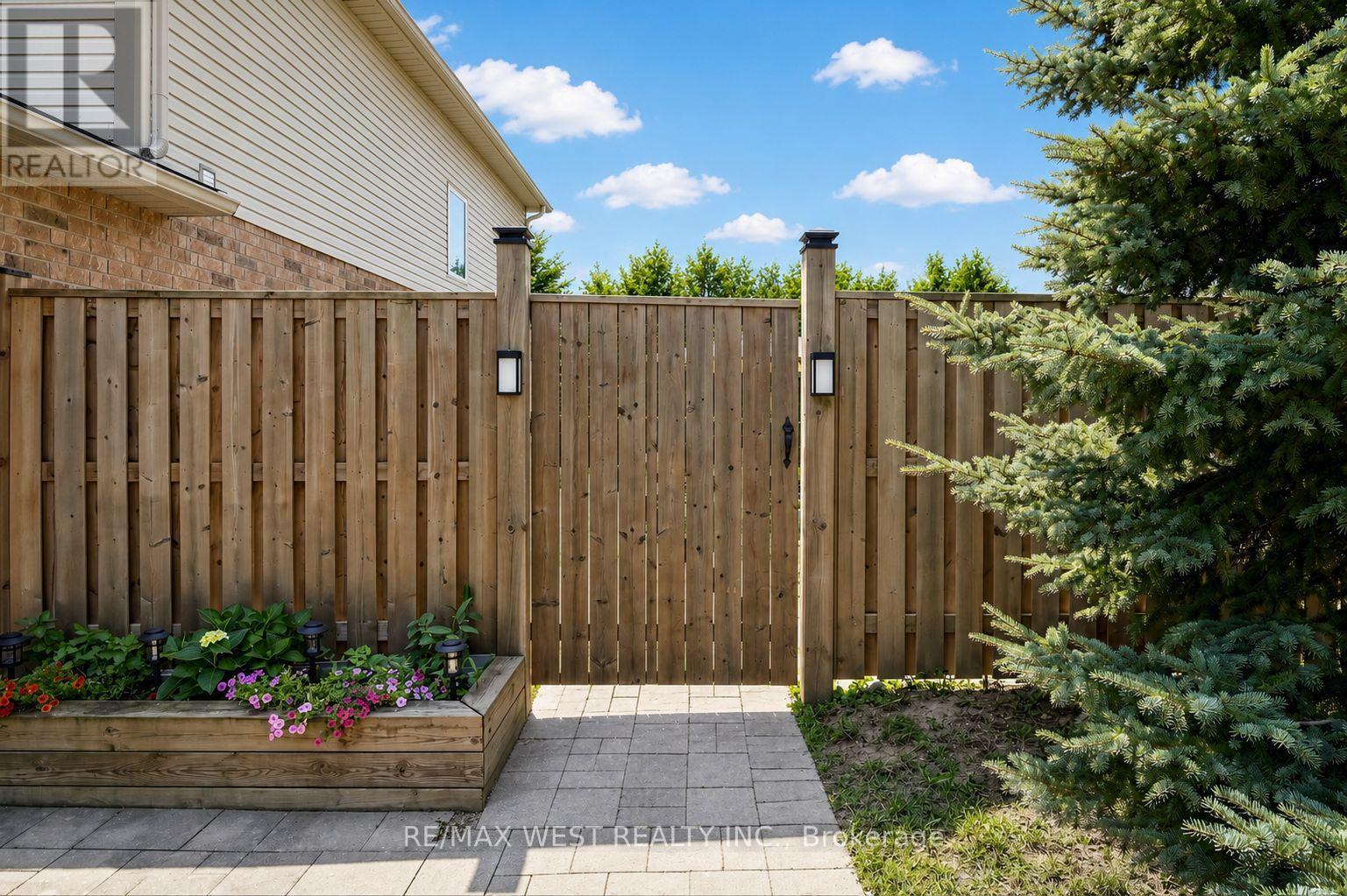 571 St Moritz Avenue, Waterloo, Ontario  N2T 2Z3 - Photo 43 - X13565710