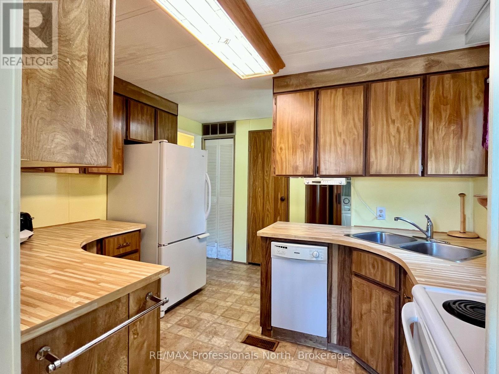 1034 Eighth Lane, Minden Hills, Ontario  K0M 2K0 - Photo 24 - X13568732