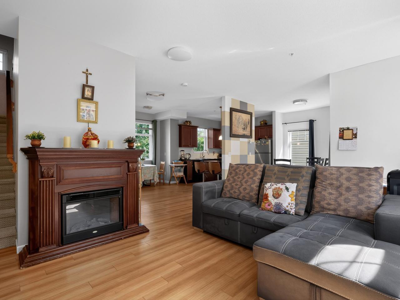2 15518 103a Avenue, Surrey, British Columbia  V3R 1N7 - Photo 8 - R3146733