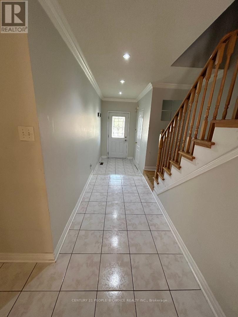 52 Treasure Drive, Brampton, Ontario  L7A 3L1 - Photo 2 - W13568628