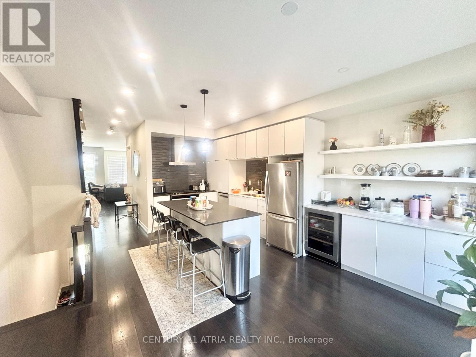 193 SABINA DRIVE, Oakville (GO Glenorchy)
