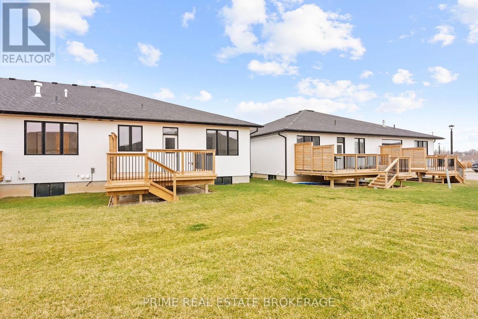 70 - 13 Coastal Crescent, Lambton Shores, Ontario  N0M 1T0 - Photo 24 - X13568680