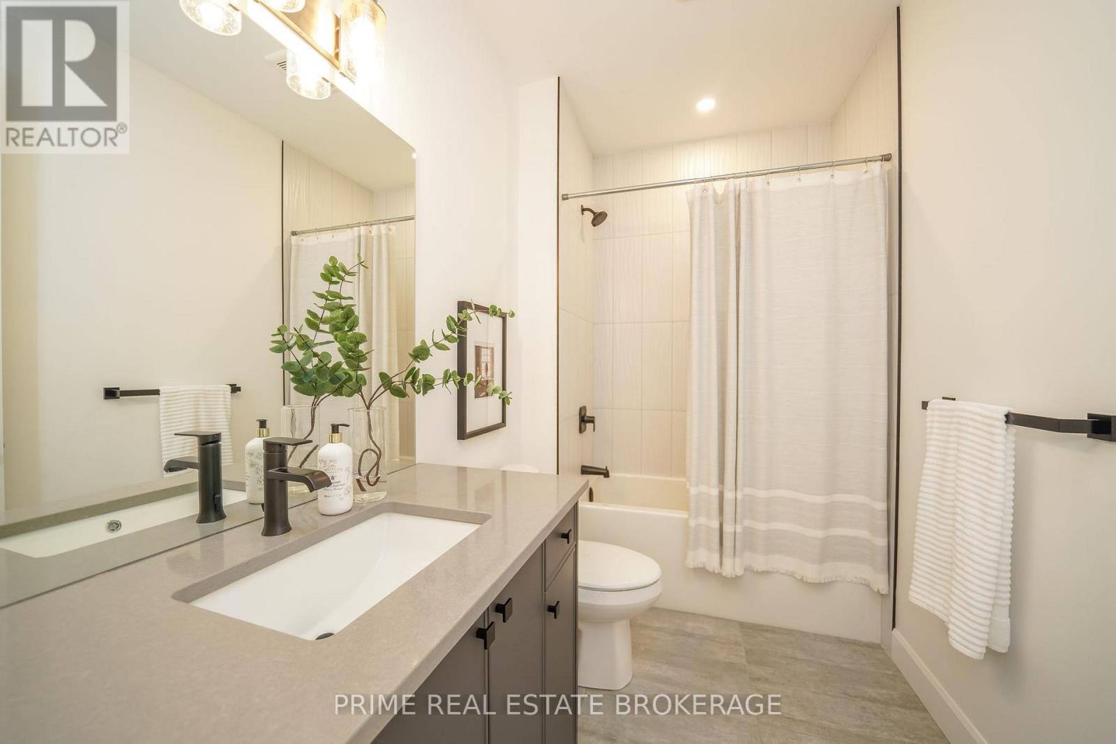 70 - 13 Coastal Crescent, Lambton Shores, Ontario  N0M 1T0 - Photo 10 - X13568680
