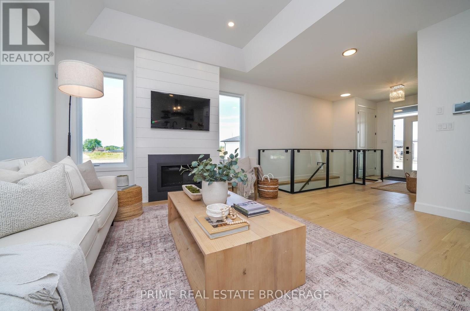 70 - 13 Coastal Crescent, Lambton Shores, Ontario  N0M 1T0 - Photo 4 - X13568680