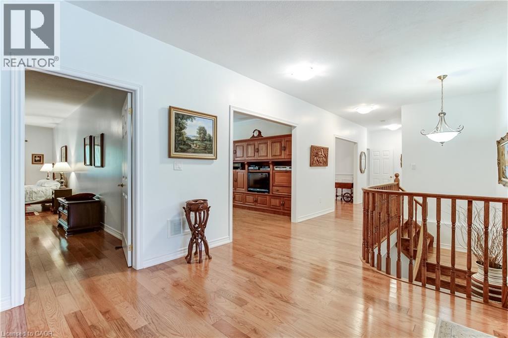 393 Henderson Road, Burlington, Ontario  L7L 2P6 - Photo 7 - 40846583