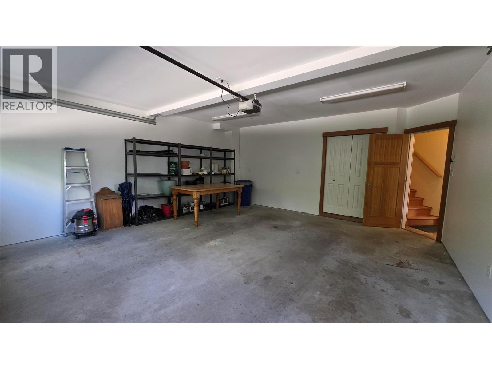 Listing image 44