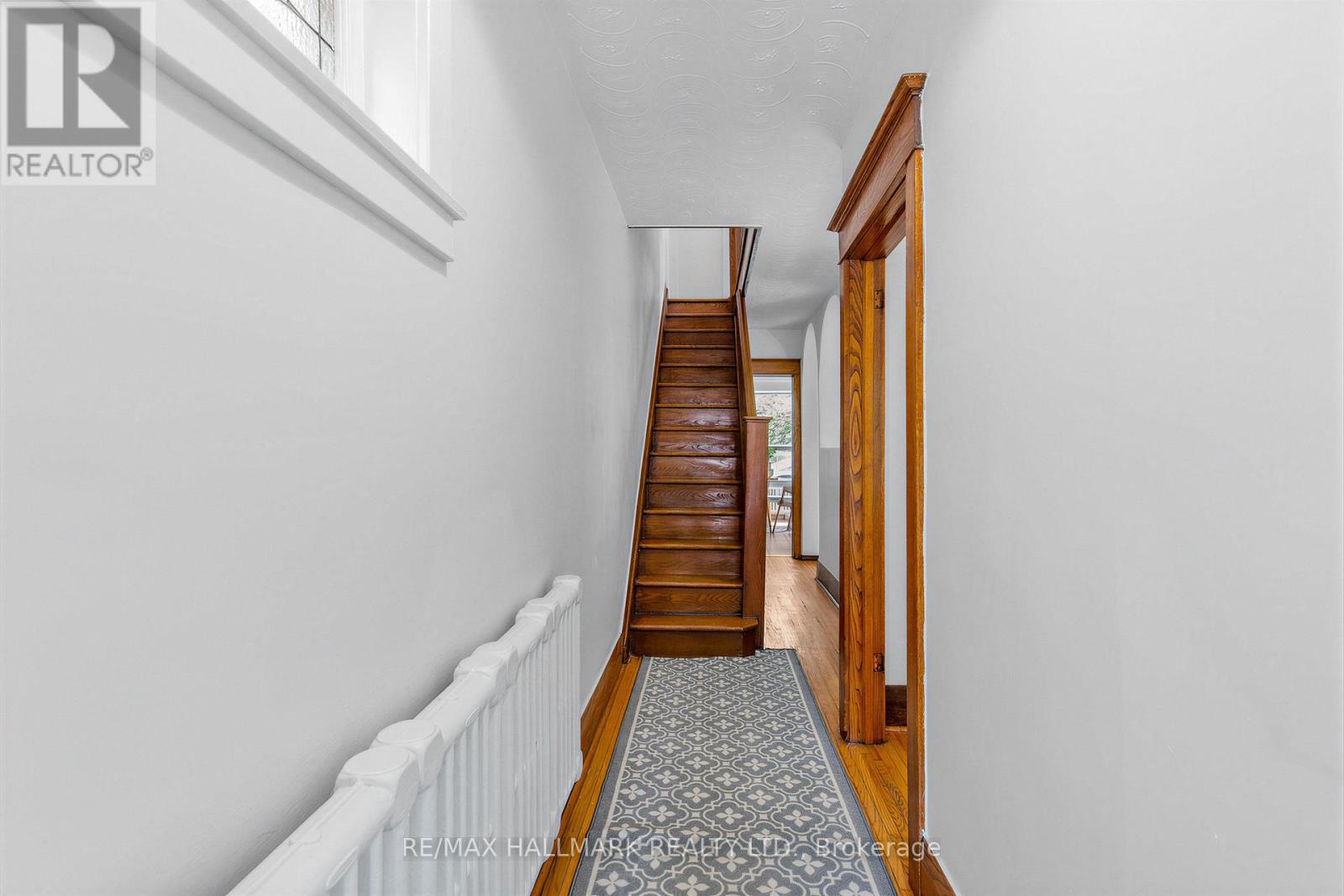 365 Milverton Boulevard, Toronto, Ontario  M4J 1W1 - Photo 15 - E13485764