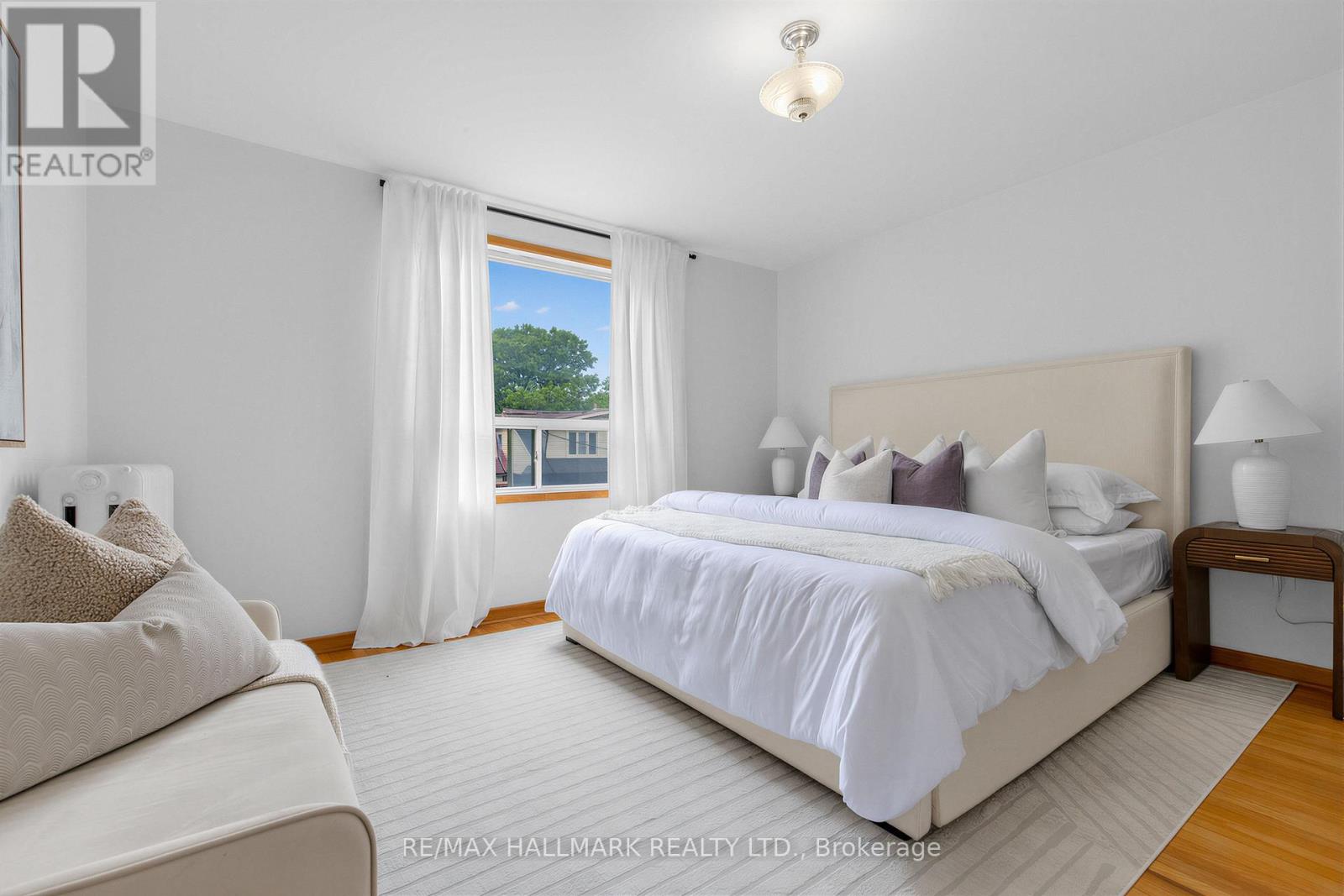 365 Milverton Boulevard, Toronto, Ontario  M4J 1W1 - Photo 20 - E13485764