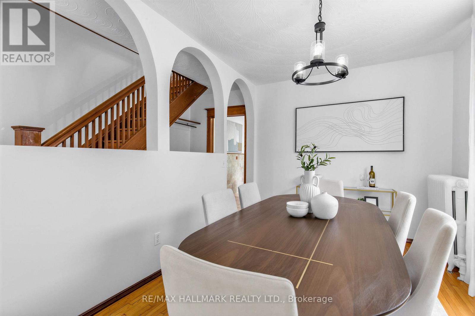 365 Milverton Boulevard, Toronto, Ontario  M4J 1W1 - Photo 8 - E13485764