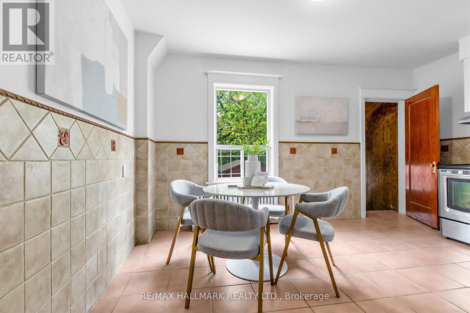 365 Milverton Boulevard, Toronto, Ontario  M4J 1W1 - Photo 16 - E13485764