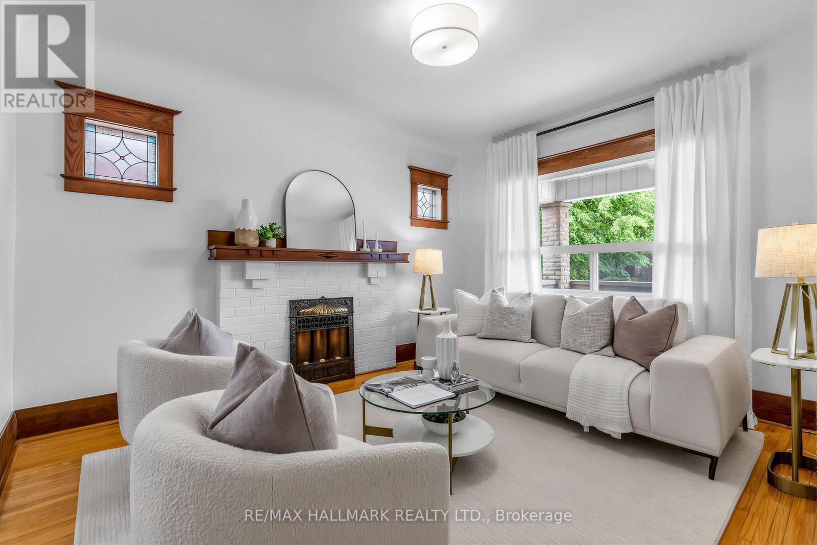 365 Milverton Boulevard, Toronto, Ontario  M4J 1W1 - Photo 5 - E13485764