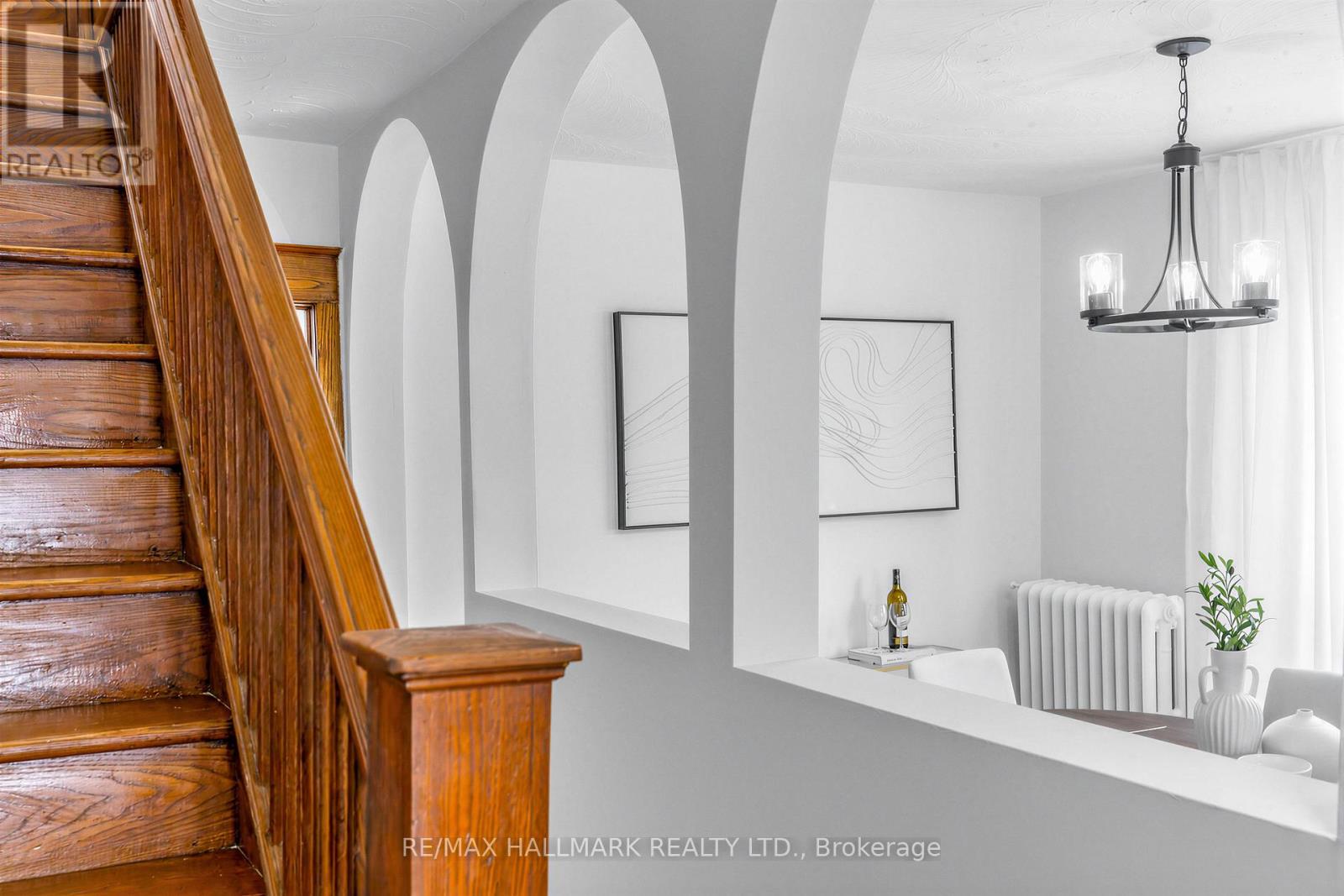 365 Milverton Boulevard, Toronto, Ontario  M4J 1W1 - Photo 9 - E13485764