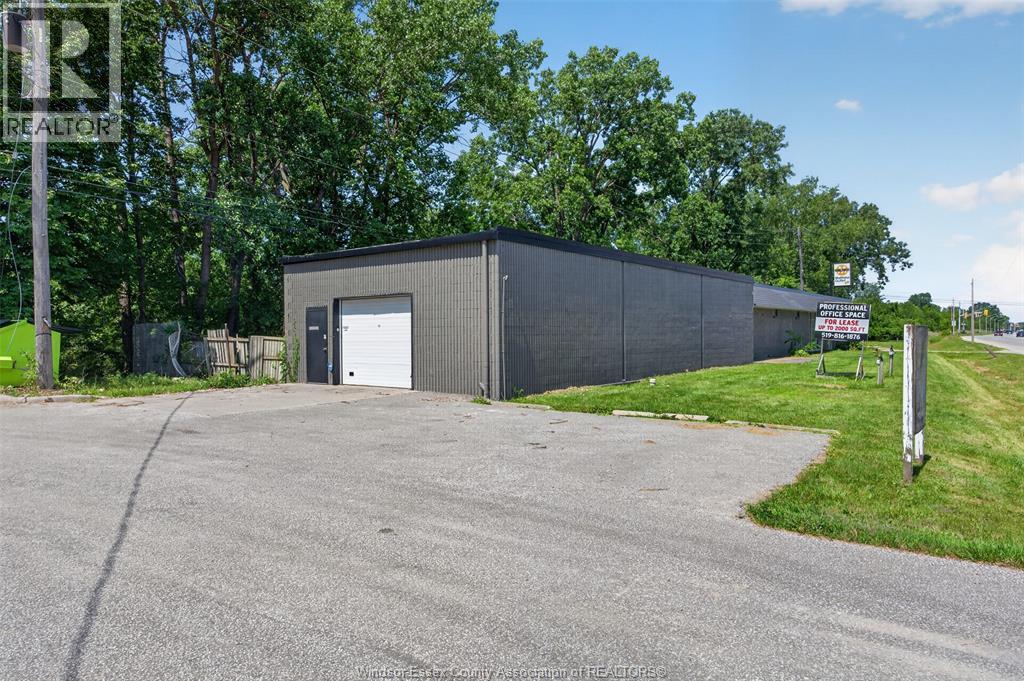 851 Division Road, Windsor, Ontario N8W 5R9 - Photo 3 - 26017072