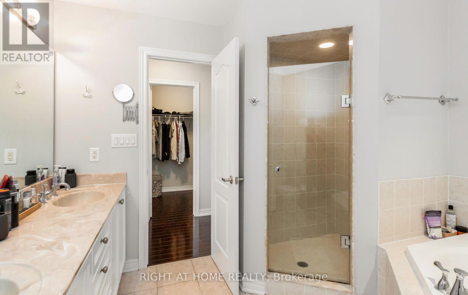 2419 Wasaga Drive, Oakville, Ontario  L6H 0B8 - Photo 28 - W13554752