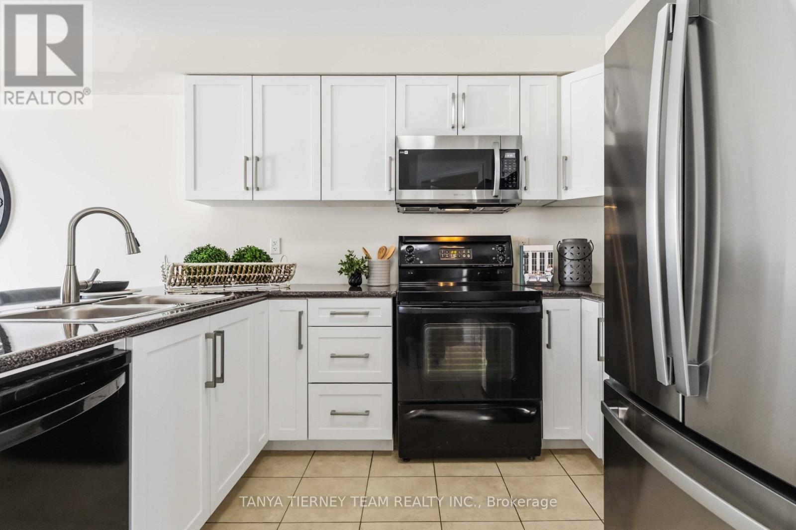 31 Chatterson Street, Whitby, Ontario  L1R 0B3 - Photo 14 - E13568906