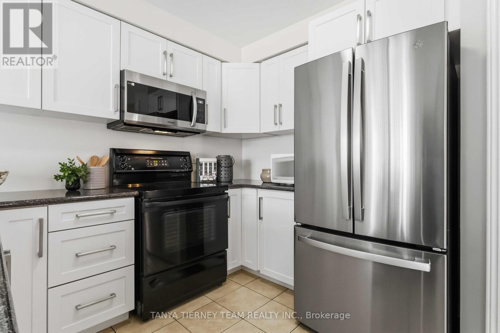 31 Chatterson Street, Whitby, Ontario  L1R 0B3 - Photo 17 - E13568906