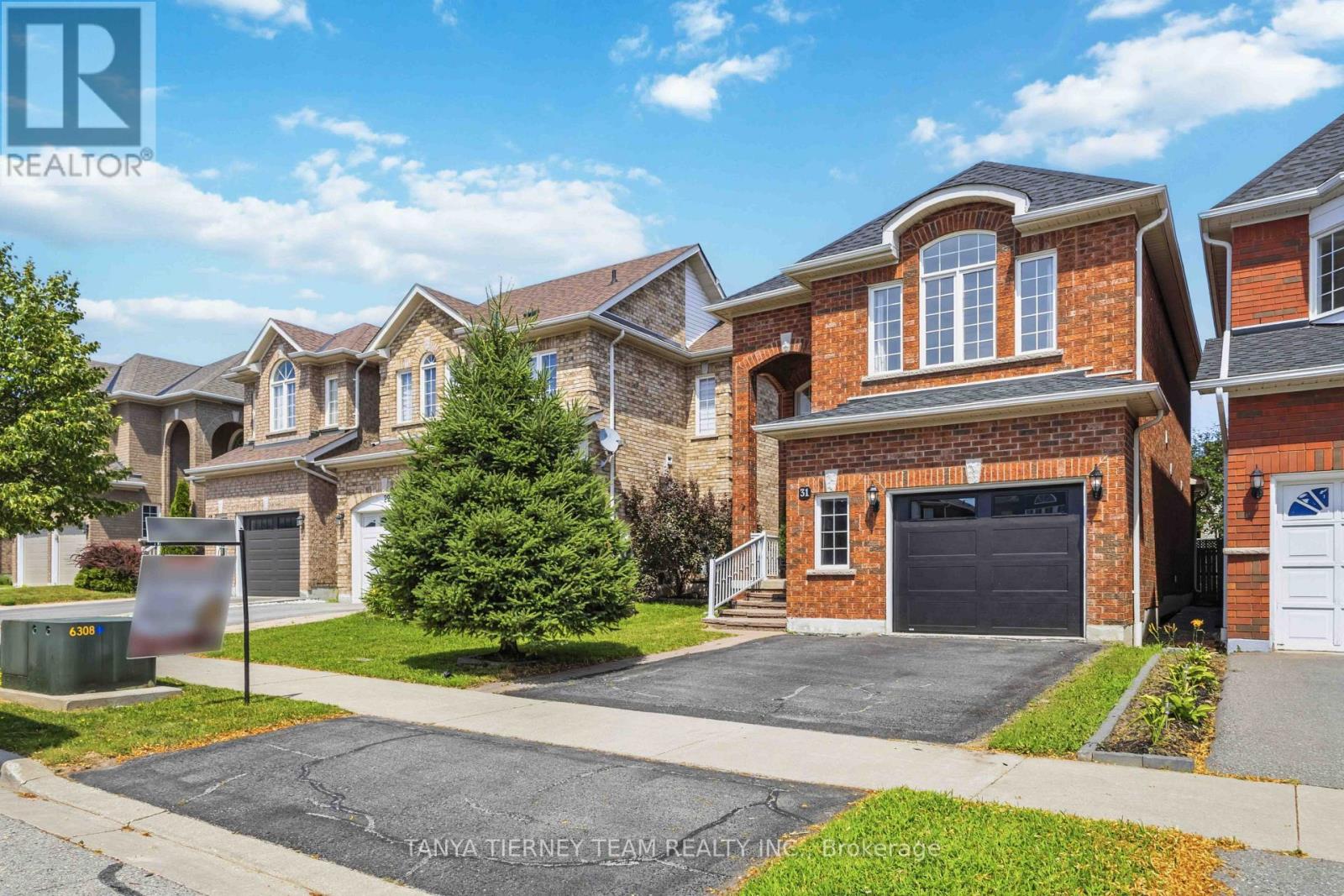 31 Chatterson Street, Whitby, Ontario  L1R 0B3 - Photo 3 - E13568906